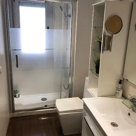 Alejate De Todo Pero Quedate Cerca Apartament